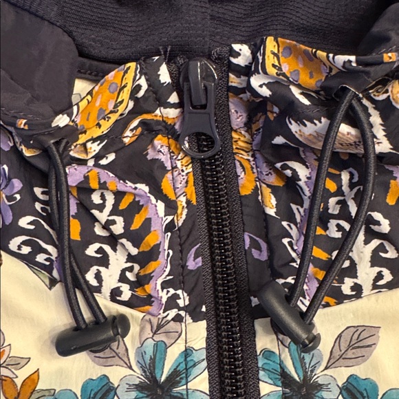 Johnny Was Active Betzy Floral Paisley Hooded Windbreaker, sz L - Picture 7 of 11